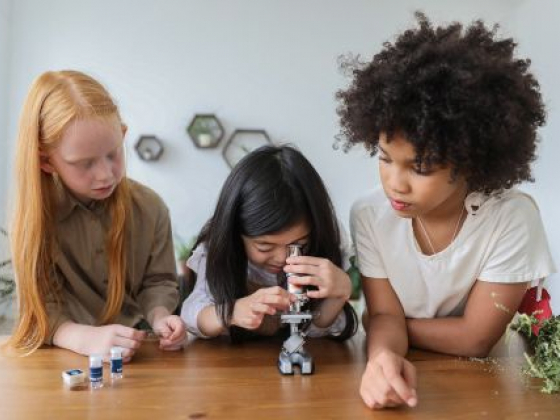 First-Grade Girls Stick With Science After Pretending to be Marie Curie